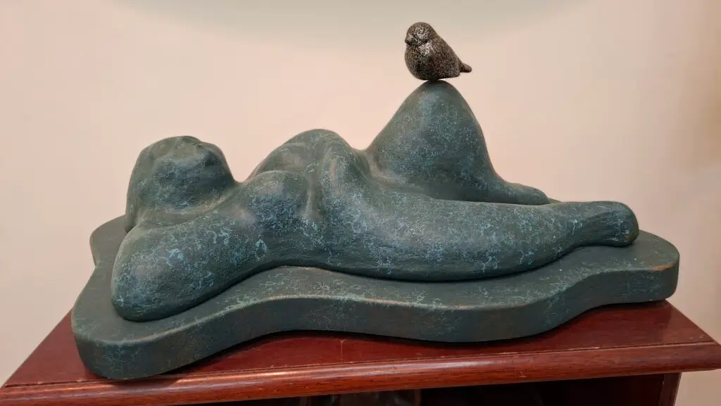 הציפור והנערה